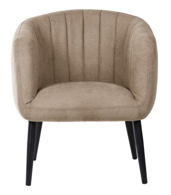 Sillón color beige patas metálicas color negro, sencillo y clásico.