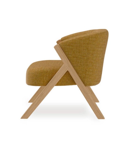 Butaca estilo nórdico color mostaza patas en madera natural, cómodo