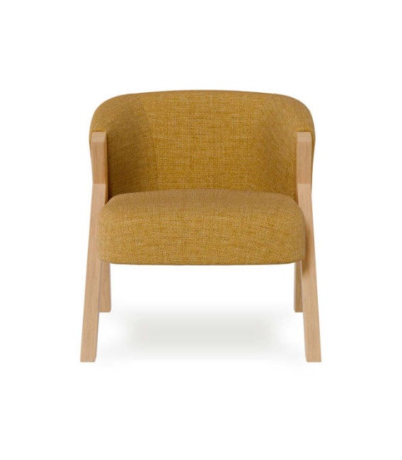 Butaca estilo nórdico color mostaza patas en madera natural, cómodo