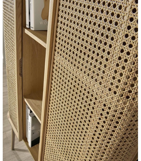 Armario alacena madera de roble combinado con ratán acabado natural.