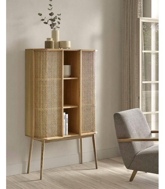 Armario alacena madera de roble combinado con ratán acabado natural.