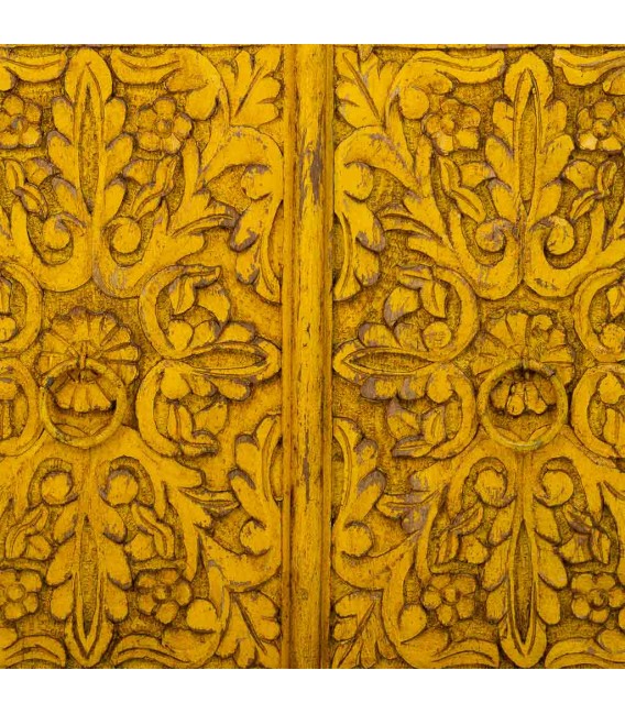 Taquillón en madera maciza de mango decapado en color amarillo