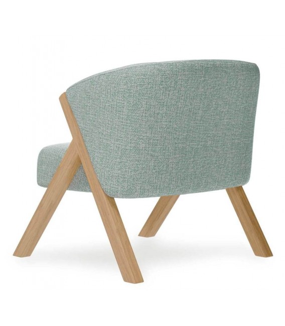Butaca comoda estilo nórdico verde menta patas en madera natural