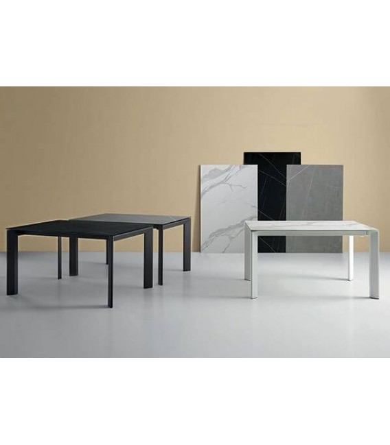 Mesa comedor rectangular extensible tapa en porcelánico mármol blanco