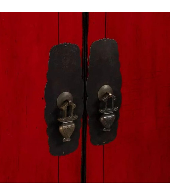 Armario alacena pino reciclado lacado en rojo patinado en negro