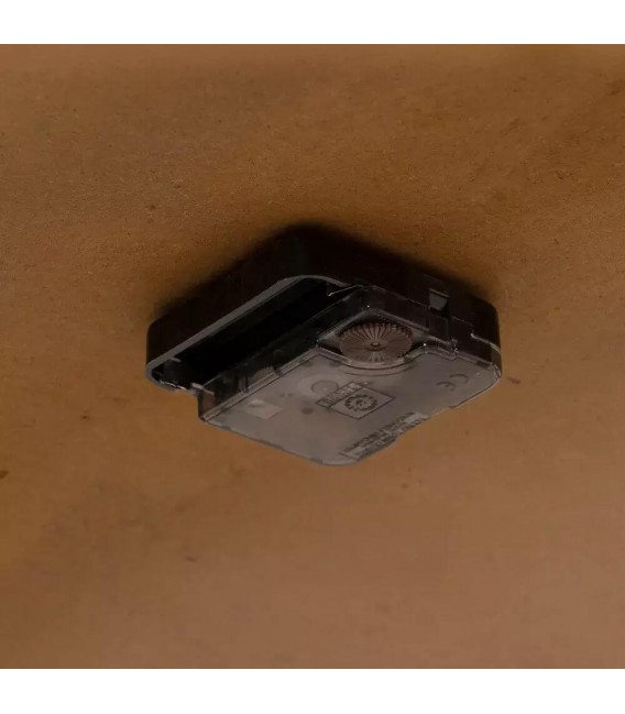 Mesa de centro redonda madera de abeto natural reloj en la tapa. mdmhogar