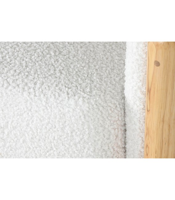 Sillón cómodo tela boucle color blanco patas en madera natural mdmhogar