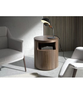 Mesita de noche redonda madera recubierta de chapa de nogal natural. mdmhogar