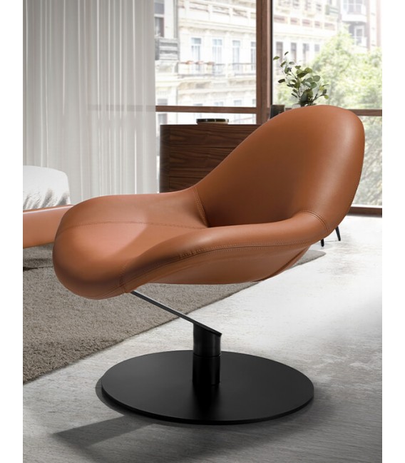 Sillón giratorio cómodo polipiel color marrón pie en metal negro mdmhogar