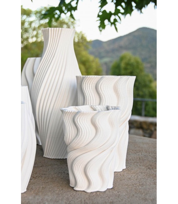 Jarrón gres de color blanco con relieve mdmhogar