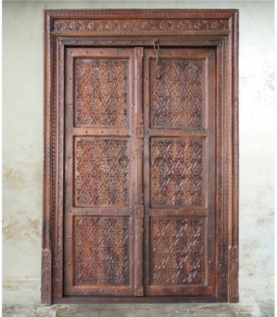 Puerta Antigua de Madera Tallada en Nogal Mdmhogar1
