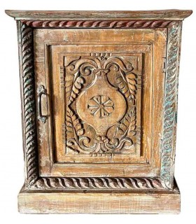 Mesita de noche rústica de madera tallada con detalles en azul. Mdmhogar1