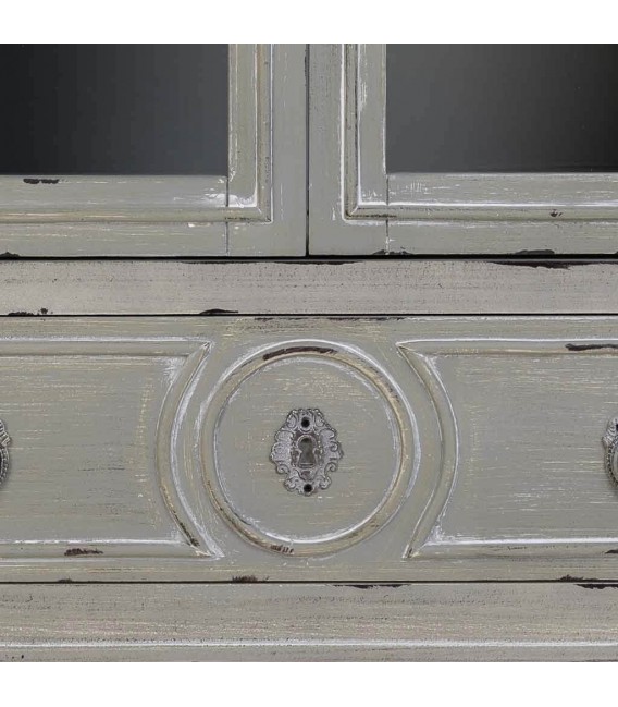 Vitrina clásica baja, madera gris rozado y pátina blanca artesanal. Mdmhogar6