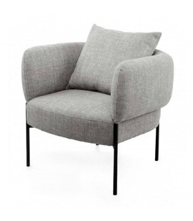 Butaca moderna tapizada en chenilla gris, patas de metal negro. Mdmhogar