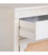 Mesita de noche romántica en madera blanca vintage y ratán natural. Mdmhogar3