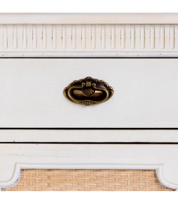 Mesita de noche romántica en madera blanca vintage y ratán natural. Mdmhogar4