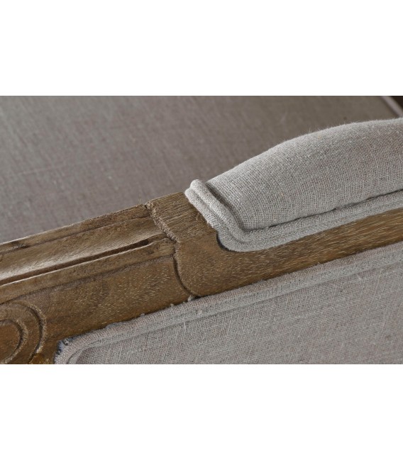 Butaca de orejas en lino topo y madera natural. Estilo clásico. Mdmhogar5