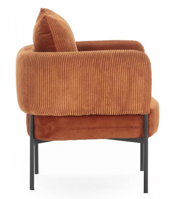 Butaca moderna en pana y chenilla teja con patas de metal negro. Mdmhogar3