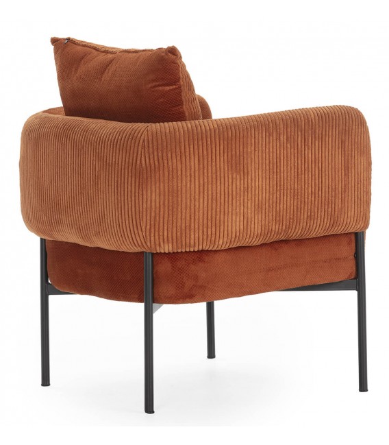 Butaca moderna en pana y chenilla teja con patas de metal negro. Mdmhogar4