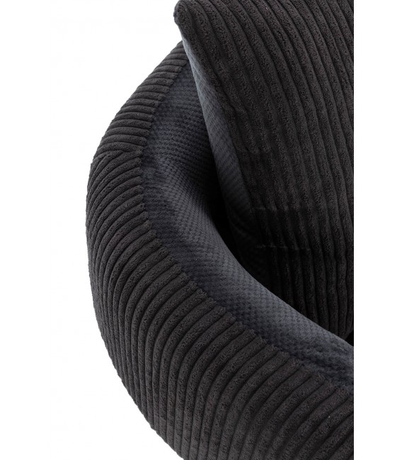 Butaca moderna en pana y chenilla negra con patas de metal negro. Mdmhogar5