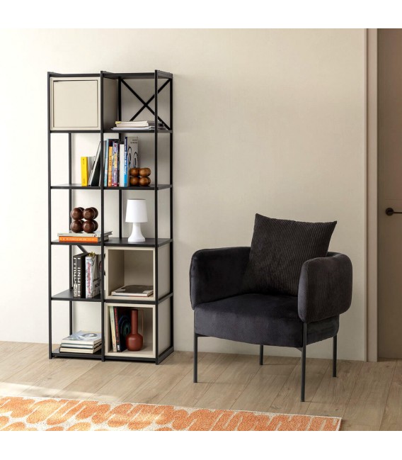 Butaca moderna en pana y chenilla negra con patas de metal negro. Mdmhogar7