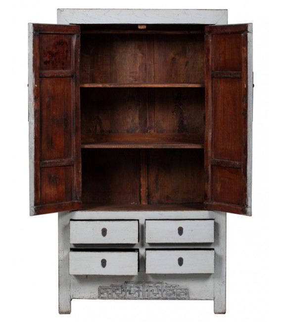 Armario oriental antiguo lacado en gris con herrajes de bronce únicos. Mdmhogar