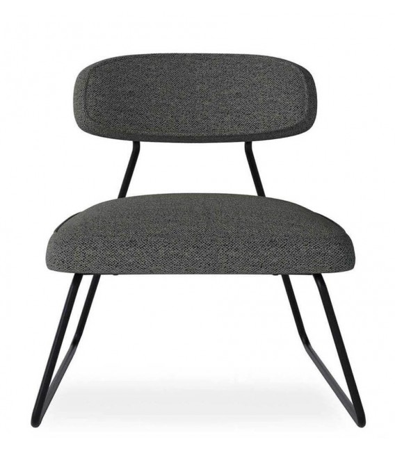 Butaca moderna compacta en tela gris oscuro con patas metálicas mdmhogar2