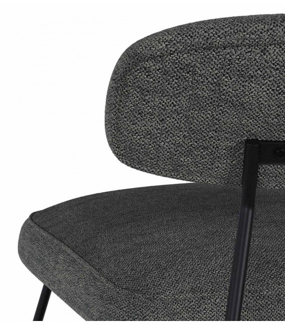 Butaca moderna compacta en tela gris oscuro con patas metálicas mdmhogar4