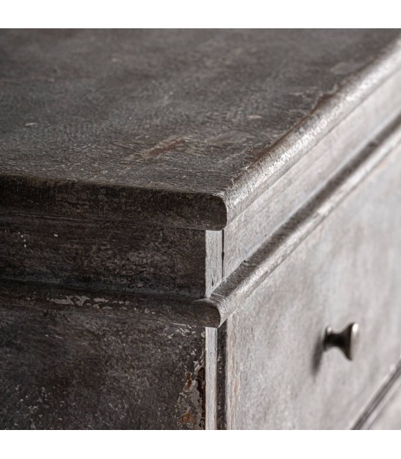 Cómoda clásica gris con 4 cajones y acabado decapado en madera tallada3