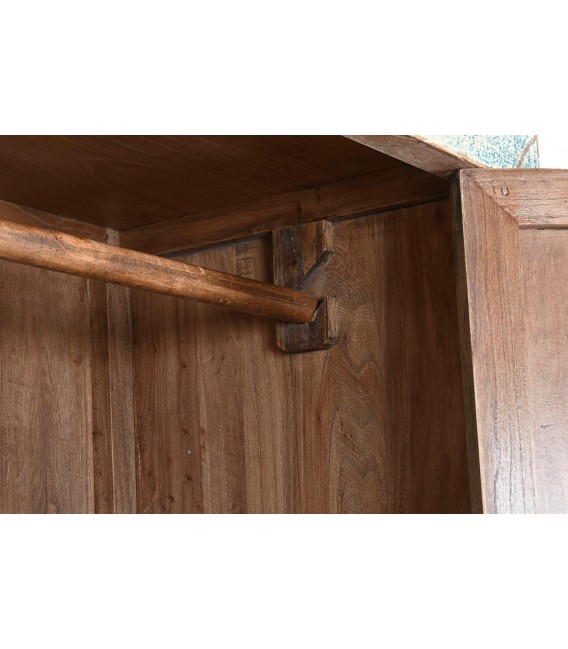 Armario oriental tallado en madera maciza con acabado decapado4