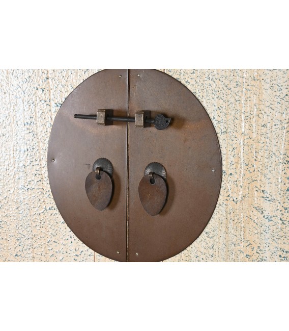 Armario oriental tallado en madera maciza con acabado decapado5