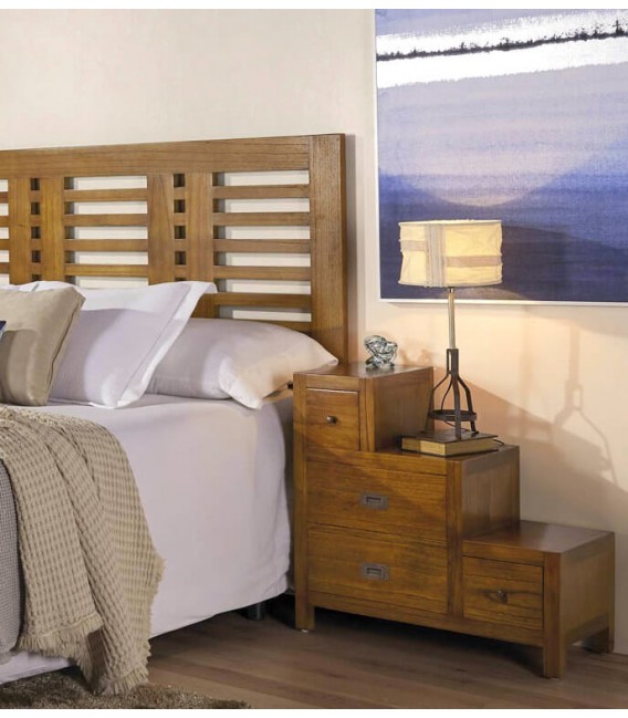 Mesita auxiliar escalonada en madera maciza de mindi color teca