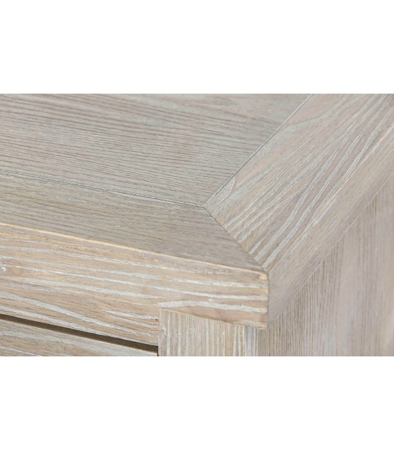 Cómoda de 12 cajones en madera natural con tiradores de metal gris.2