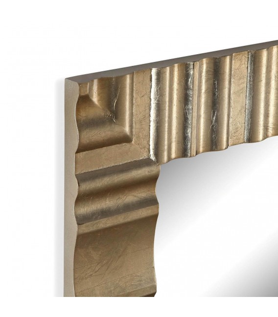 Espejo vertical de pared con marco art decó en pan de oro.