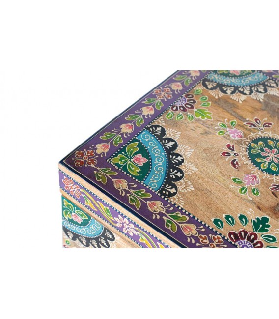 Baúl étnico de madera maciza pintado a mano con vivos colores. 2