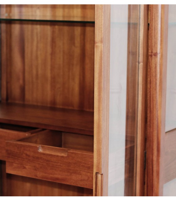 Vitrina colonial de caoba con cristal. Diseño artesanal y elegante. 3