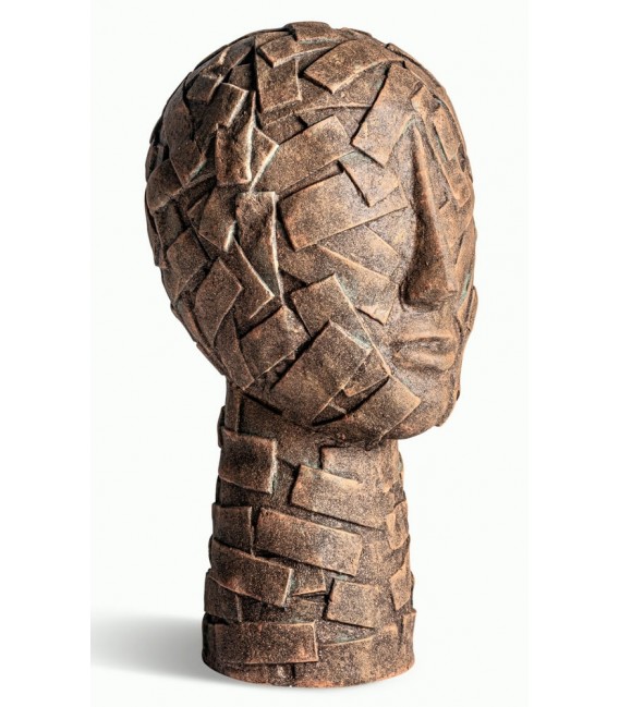 Figura escultórica alta papel maché con acabado marrón texturizado. Mdmhogar