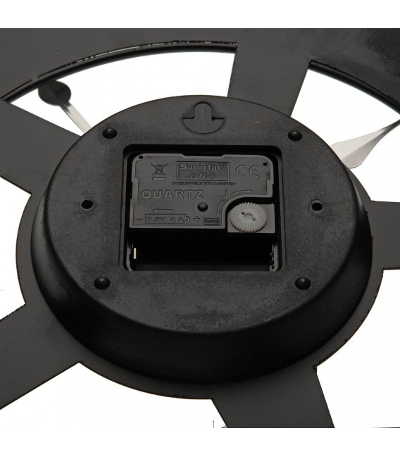 Reloj de pared con engranajes metálicos y acabado óxido industrial.3