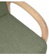 Butaca nórdica tapizada en verde con estructura de madera natural.4