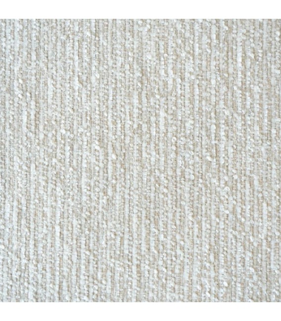 Butaca nórdica con estructura de madera y tapizado en chenilla beige.6