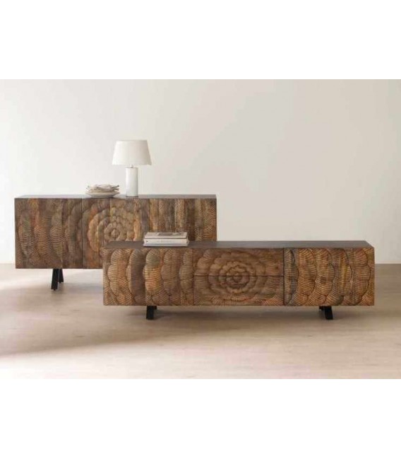 Aparador boho madera tallada patas negras. Diseño artístico y único.4