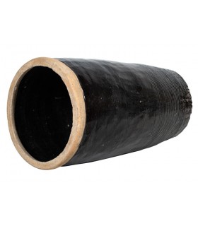 Tinaja antigua oriental de barro cocido en negro brillo lacado.