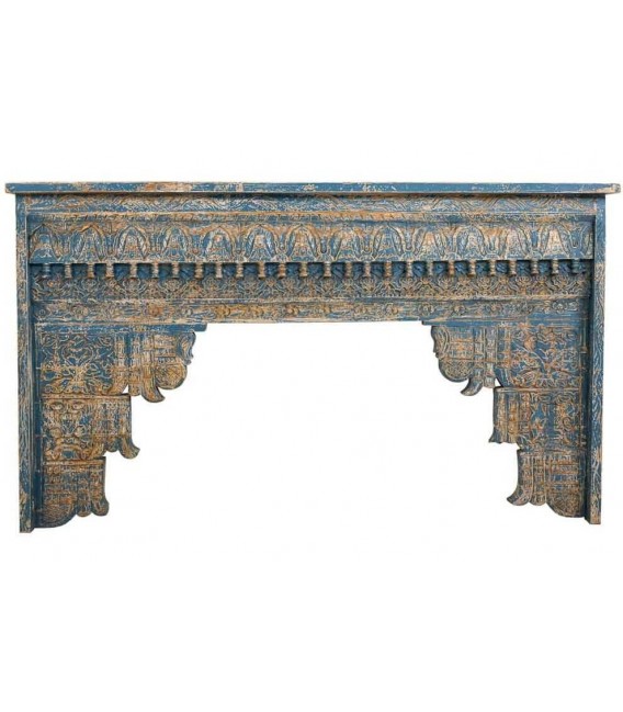 Consola oriental tallada a mano en madera de mango azul decapado.