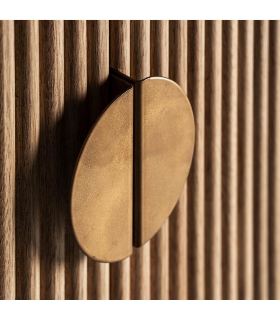 Armario alacena de mango natural con lamas y tiradores dorados. 3