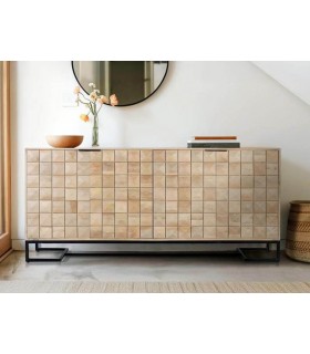 Aparador boho de madera natural tallada y base metálica negra. Mdmhogar