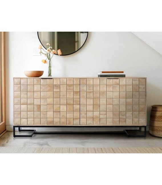 Aparador boho de madera natural tallada y base metálica negra. Mdmhogar