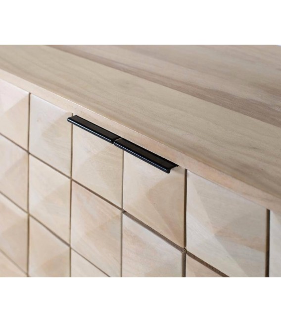 Aparador boho de madera natural tallada y base metálica negra. 3