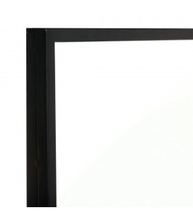 Espejo rectangular alto de metal negro con diseño industrial sobrio.