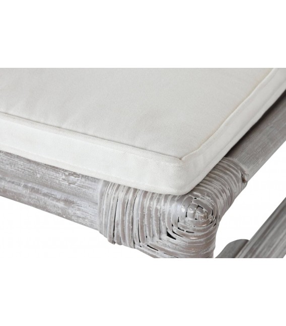 Silla comedor en ratán blanco decapado con cojín blanco incluido. 5