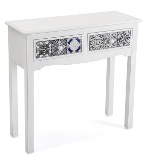 Consola blanca con cajones decorados con azulejos en azul y negro.